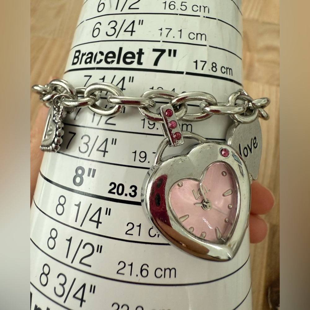 Lei ladies silver tone pink heart charm bracelet watch NEW BATTERY - Picture 5 of 6